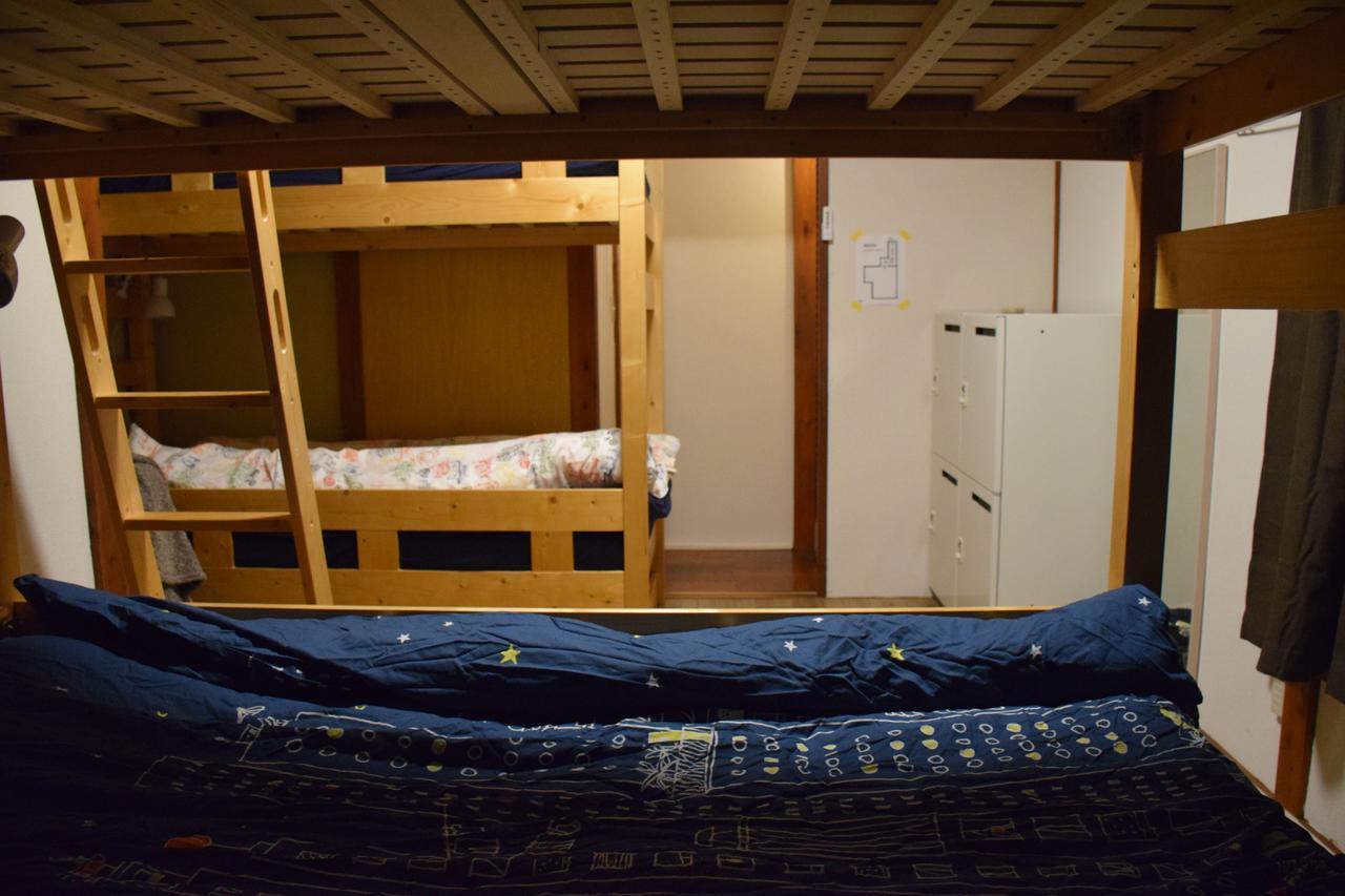 Lit dans Dortoir pour Femmes de 4 Lits